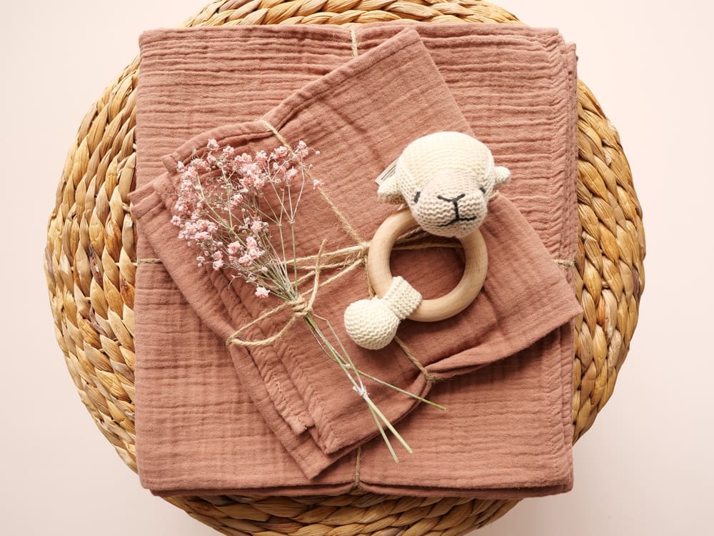 Geburtsgeschenk Schaf Greifling Musselintücher