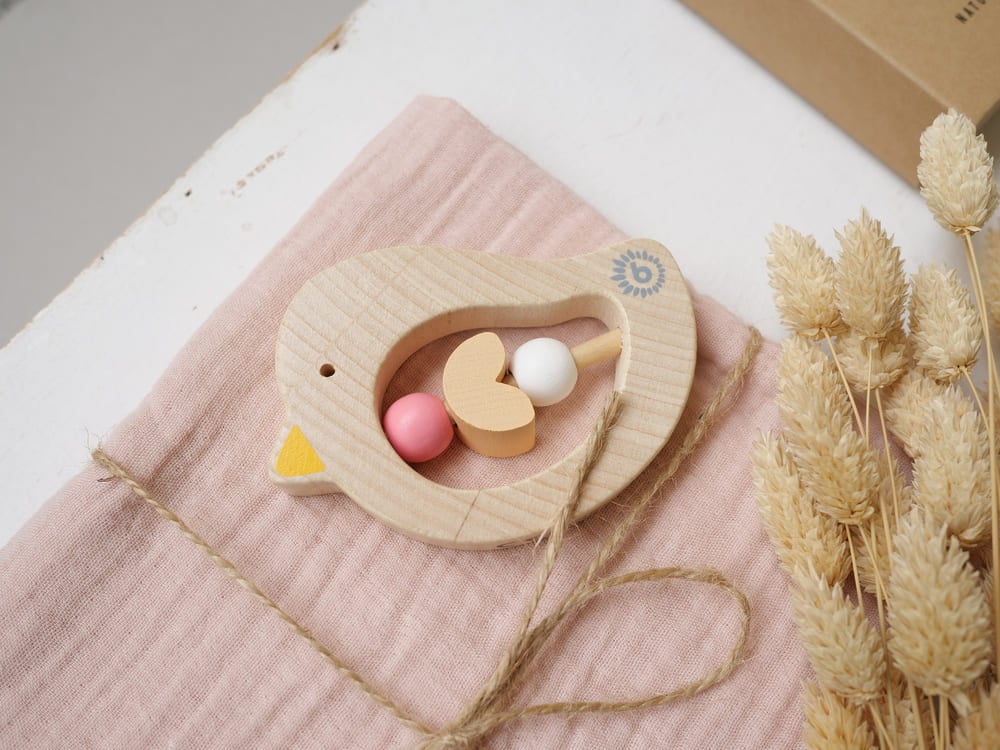 Beißring Holz Vogel mit Kugeln