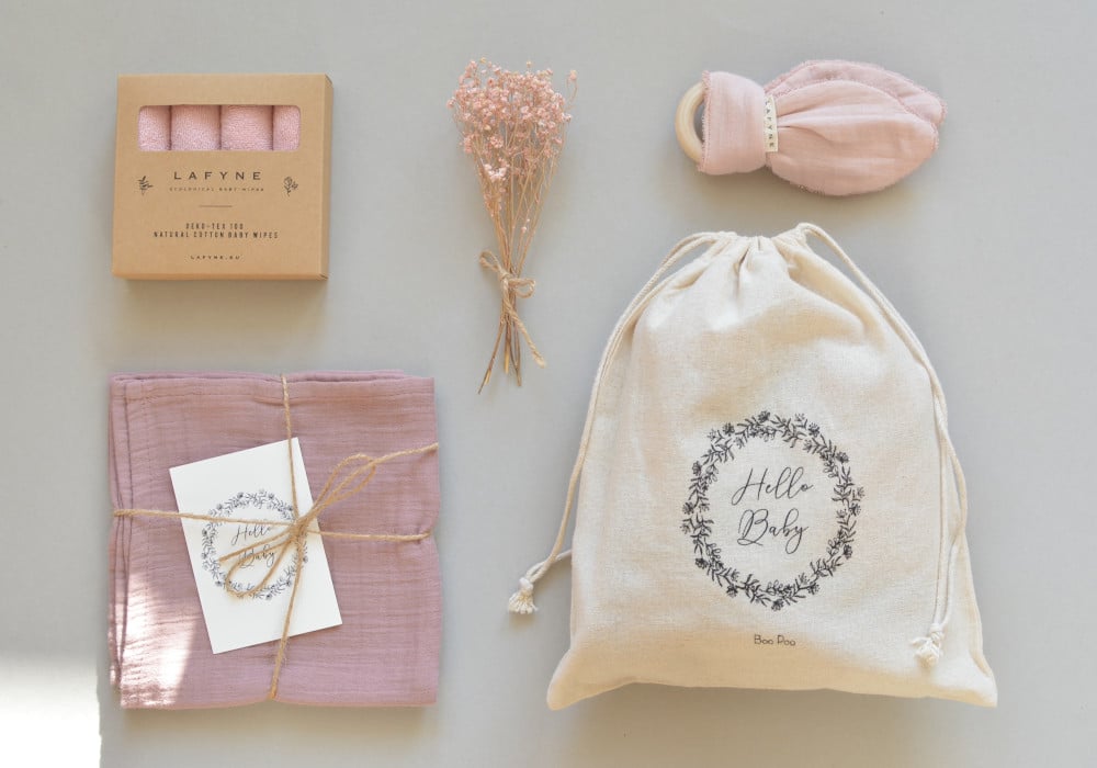 Was schenkt man zur Geburt Mädchen Vierteilig